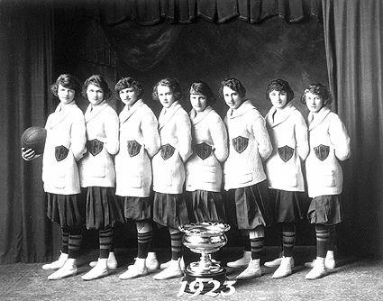 1923